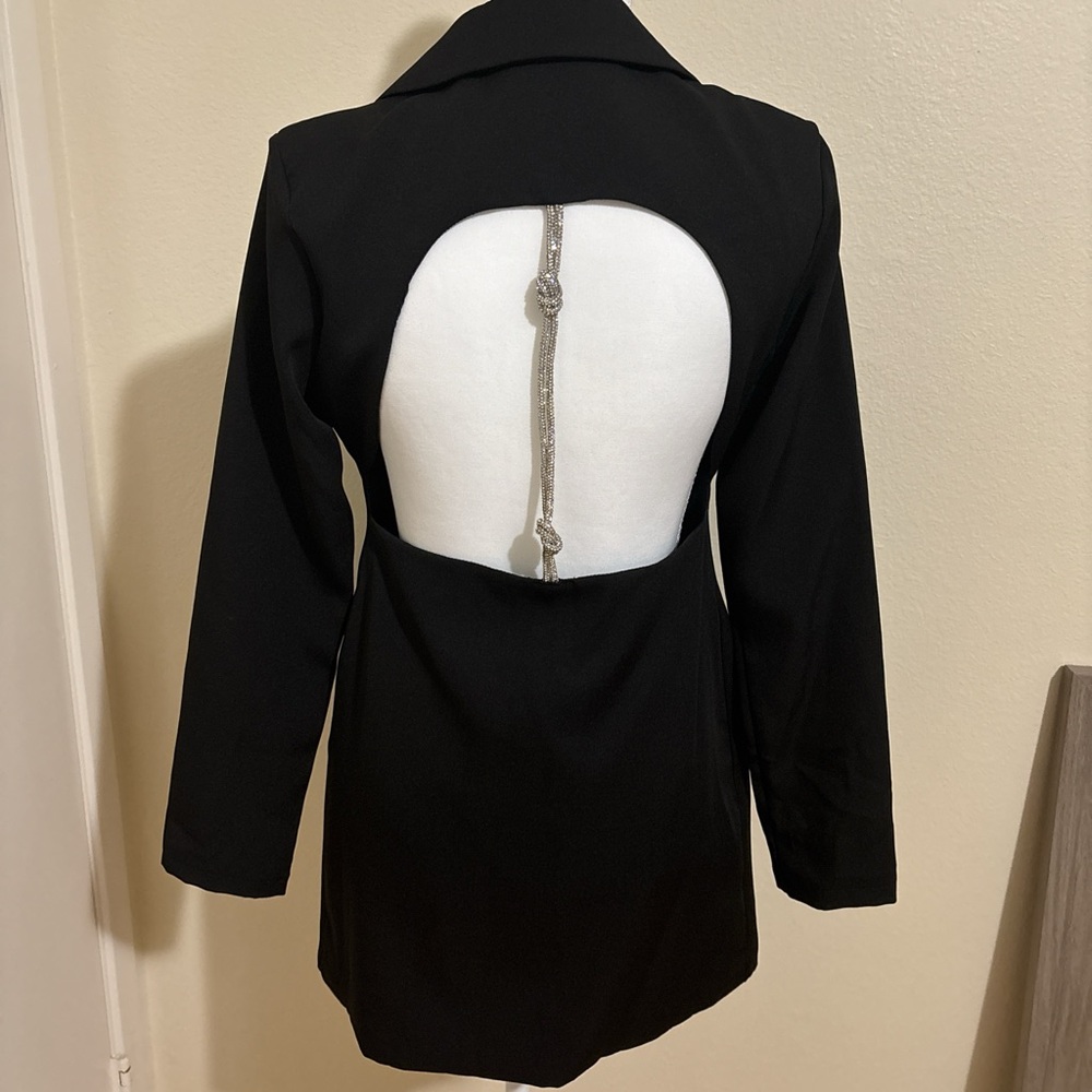 PrettyLittleThing Black Open-Back Blazer with Silver Chain